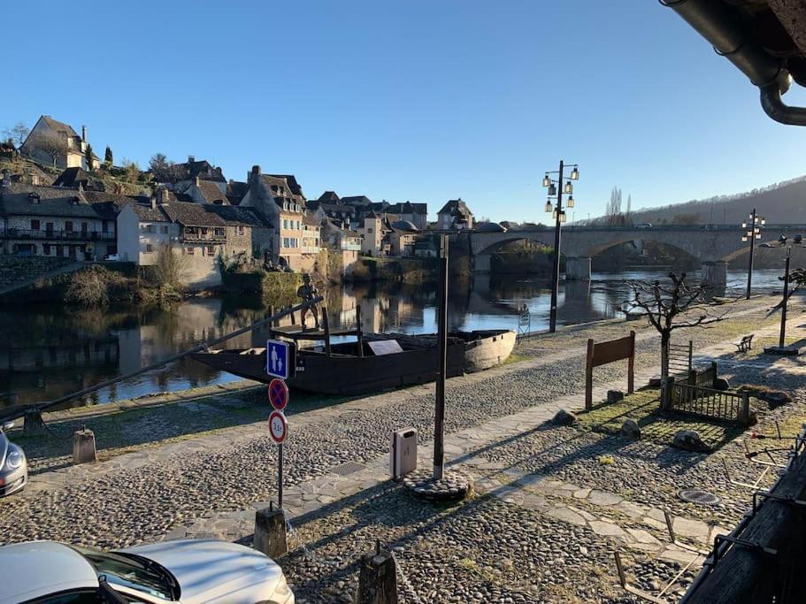 Maison En Pierre Sur Les Quais De La Dordogne Argentat Kültér fotó